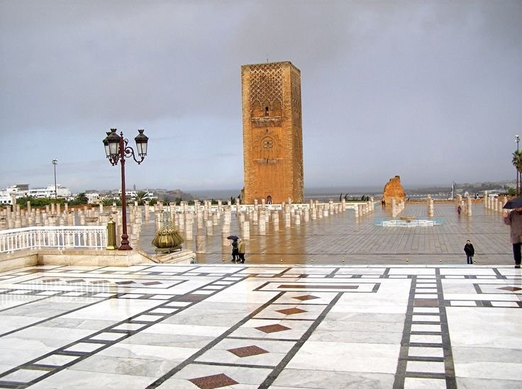 La Tour Hassan en Rabat historia, diseño y significado religioso
